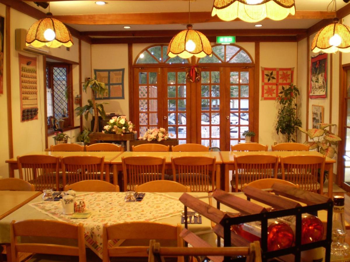 Bed and Breakfast ペンション ちゃうちゃう Hakuba Esterno foto