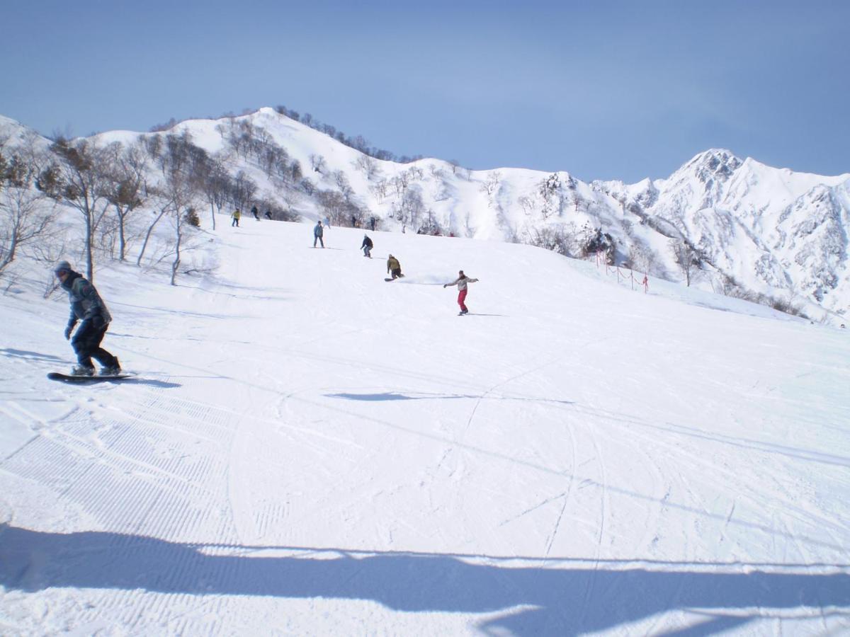 Bed and Breakfast ペンション ちゃうちゃう Hakuba Esterno foto