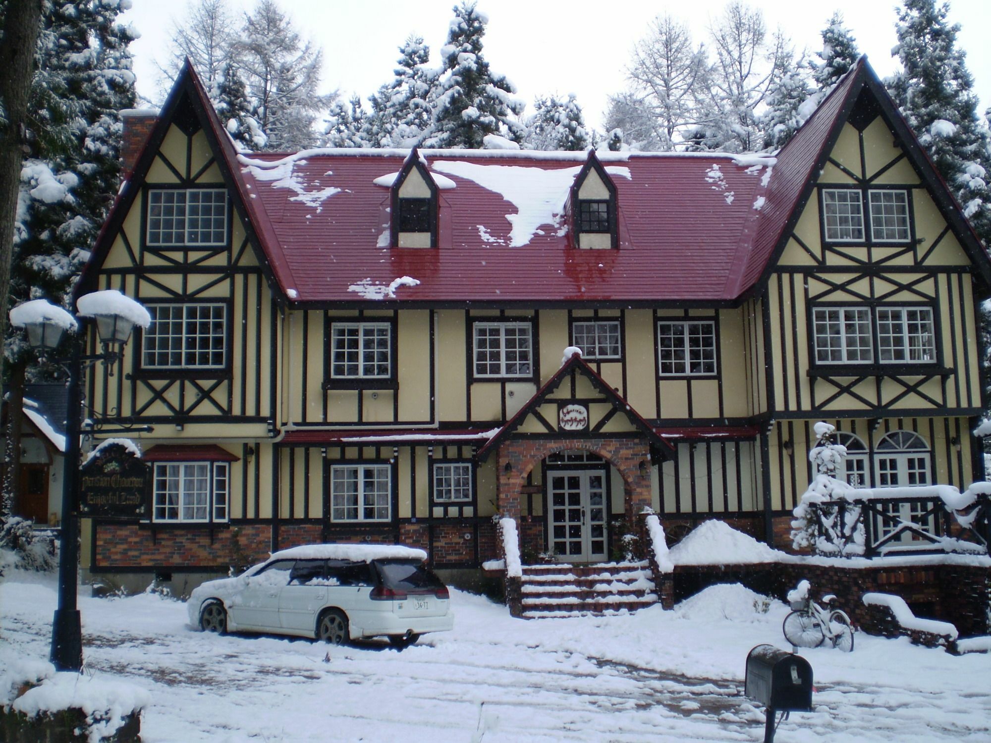 Bed and Breakfast ペンション ちゃうちゃう Hakuba Esterno foto